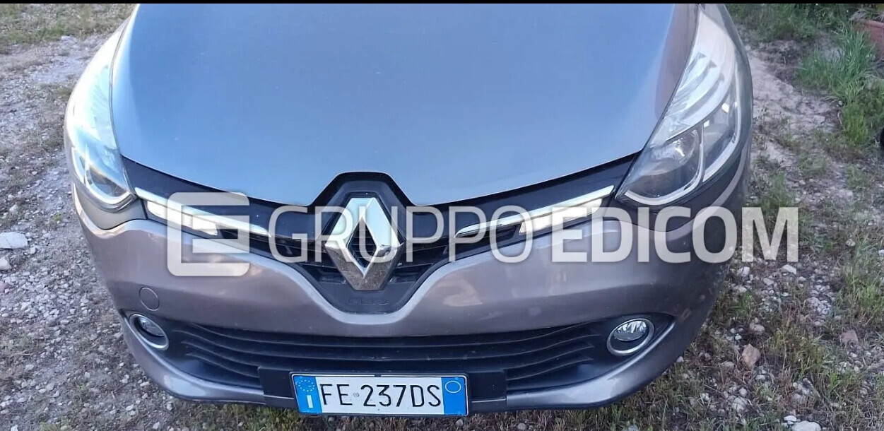 Autovetture – Il lotto comprende un'autovettura Renault Clio, targata FE237DS. — foto 2