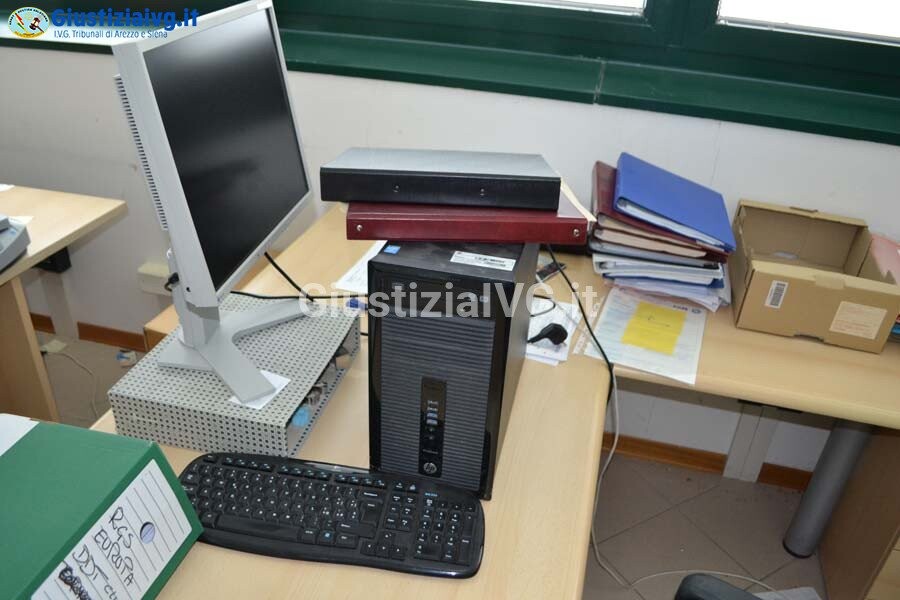 Computer E Attrezzatura Informatica — foto 8