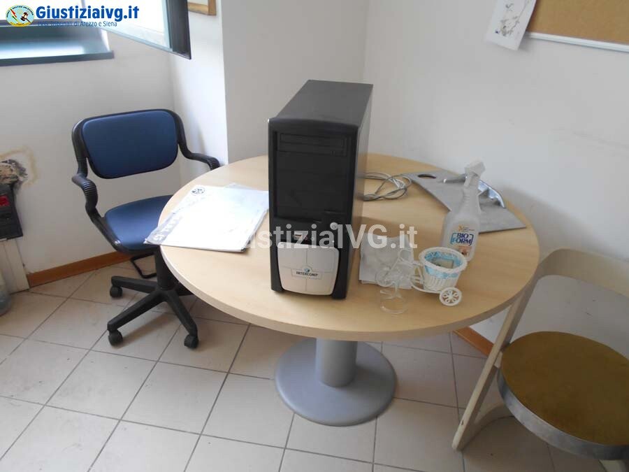 Arredi Da Ufficio E Varie — foto 5