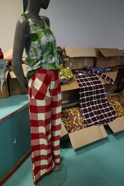 Abbigliamento E Calzature — foto 2