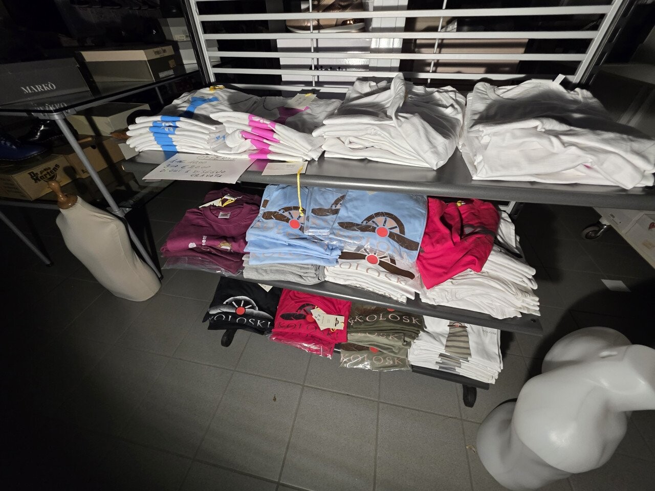 Abbigliamento E Calzature — foto 7