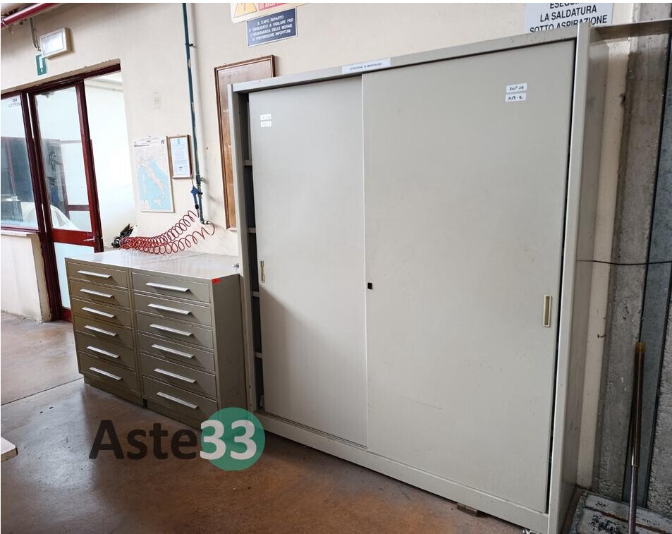 Arredi Da Ufficio E Varie – Il lotto comprende armadi metallici contenenti connettori… — foto 6