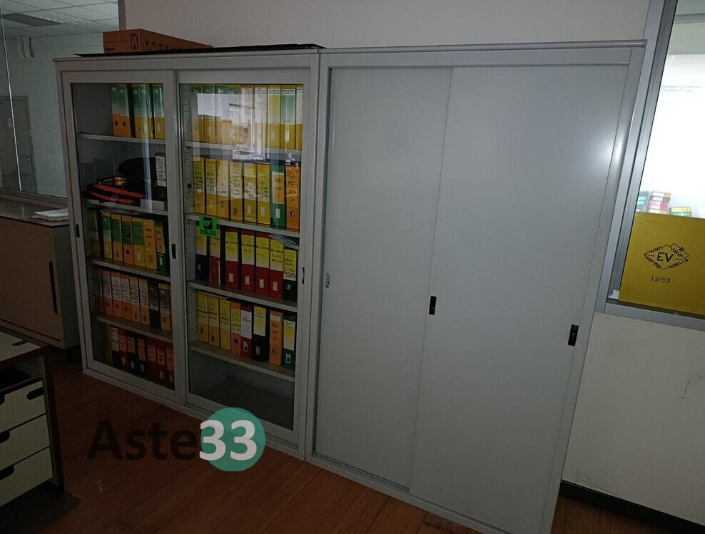Arredi Da Ufficio E Varie – Il lotto comprende arredamento per ufficio e attrezzature… — foto 4