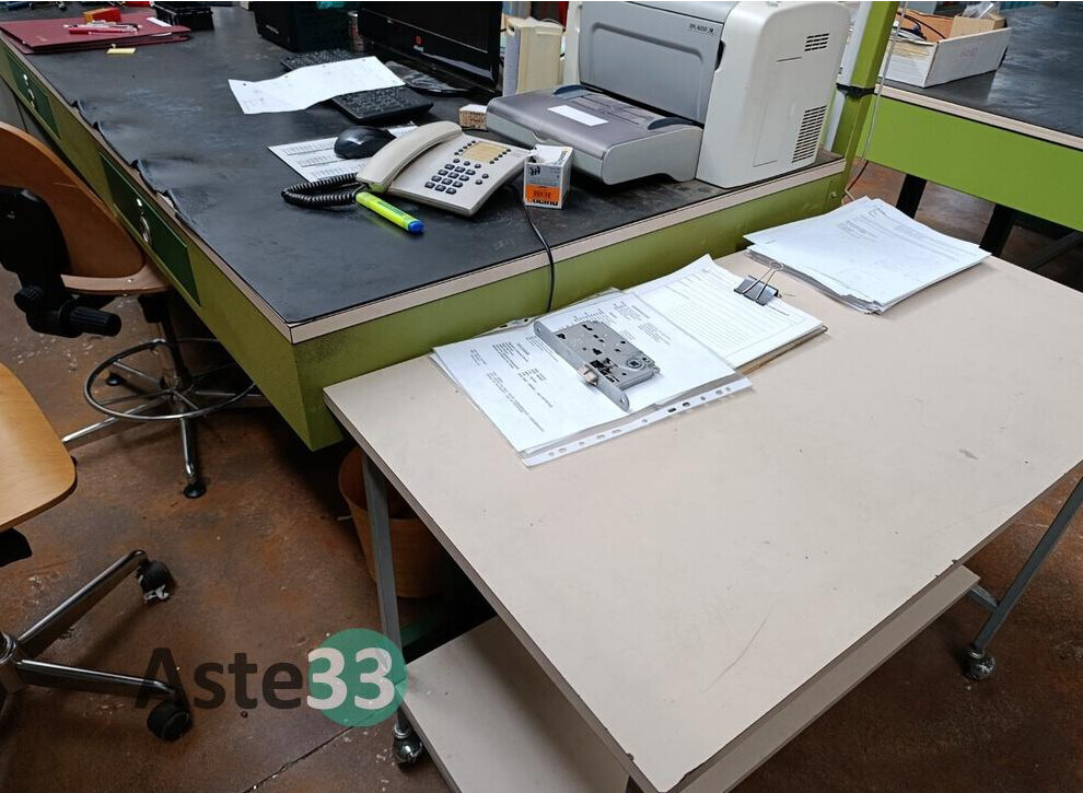 Arredi Da Ufficio E Varie – Il lotto comprende arredamento per zona produzione e ufficio… — foto 4