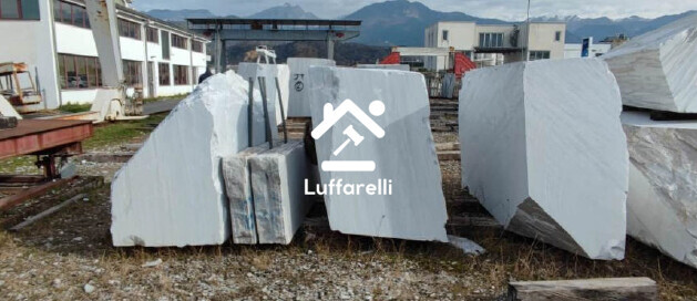Blocchi di marmo e Mitsubishi Pajero, 250.000 km — foto 3