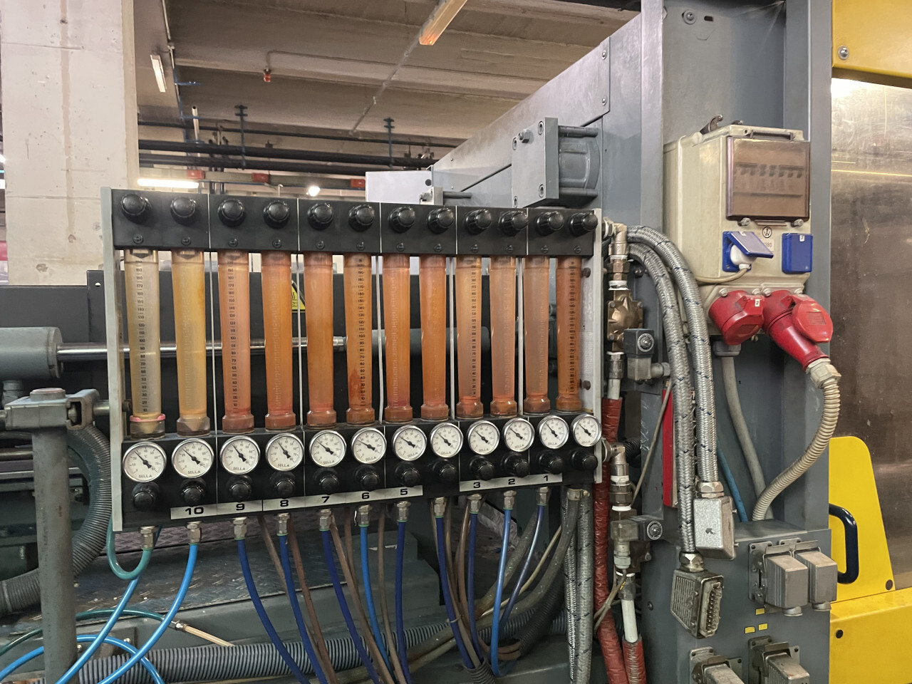 Macchinari Per La Lavorazione Della Plastica E Gomma – ID 385 - Pressa oleodinamica per stampaggio plastica 270… — foto 3