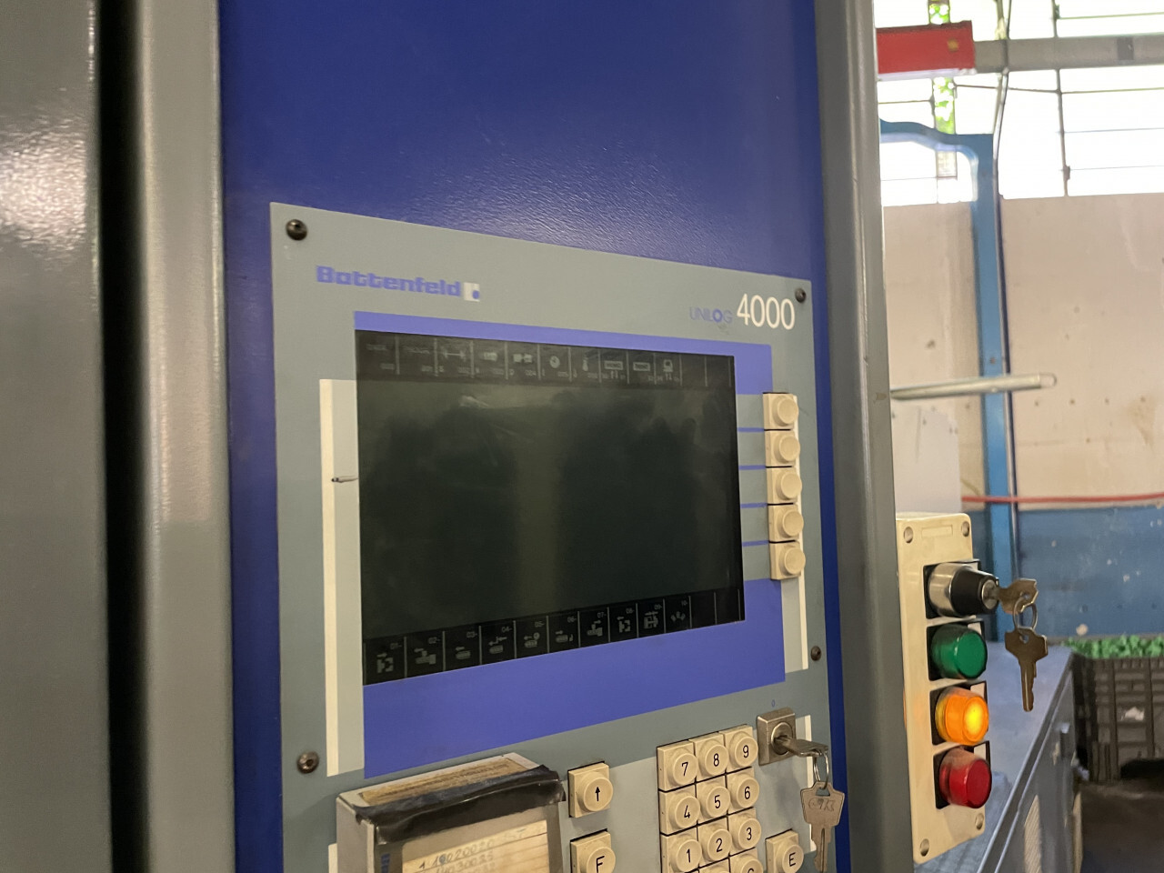 Macchinari Per La Lavorazione Della Plastica E Gomma – ID 385 - Pressa oleodinamica per stampaggio plastica 270… — foto 2
