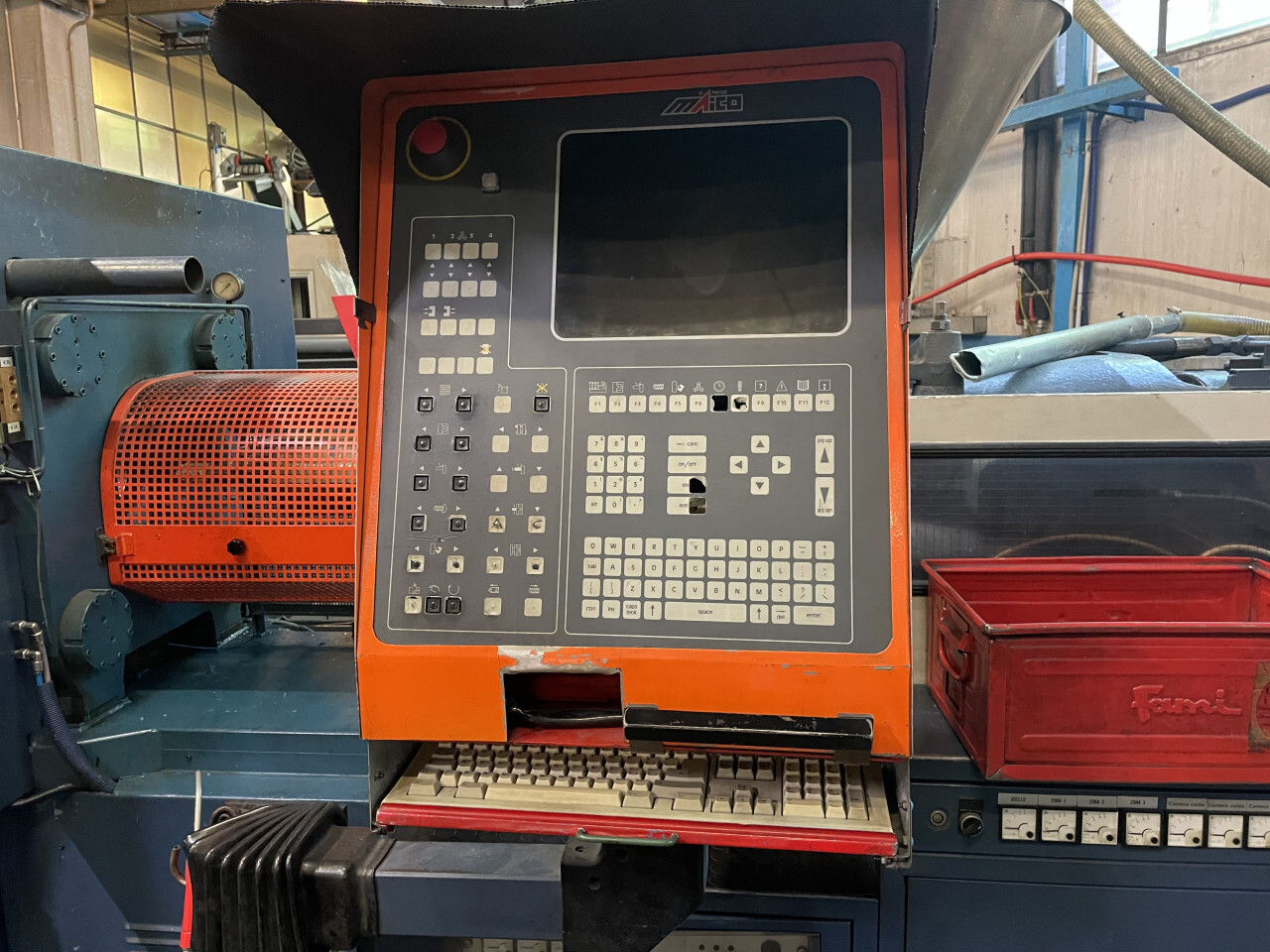 Macchinari Per La Lavorazione Della Plastica E Gomma – ID 382 - Pressa oleodinamica per stampaggio plasticaMarca: Maico… — foto 7