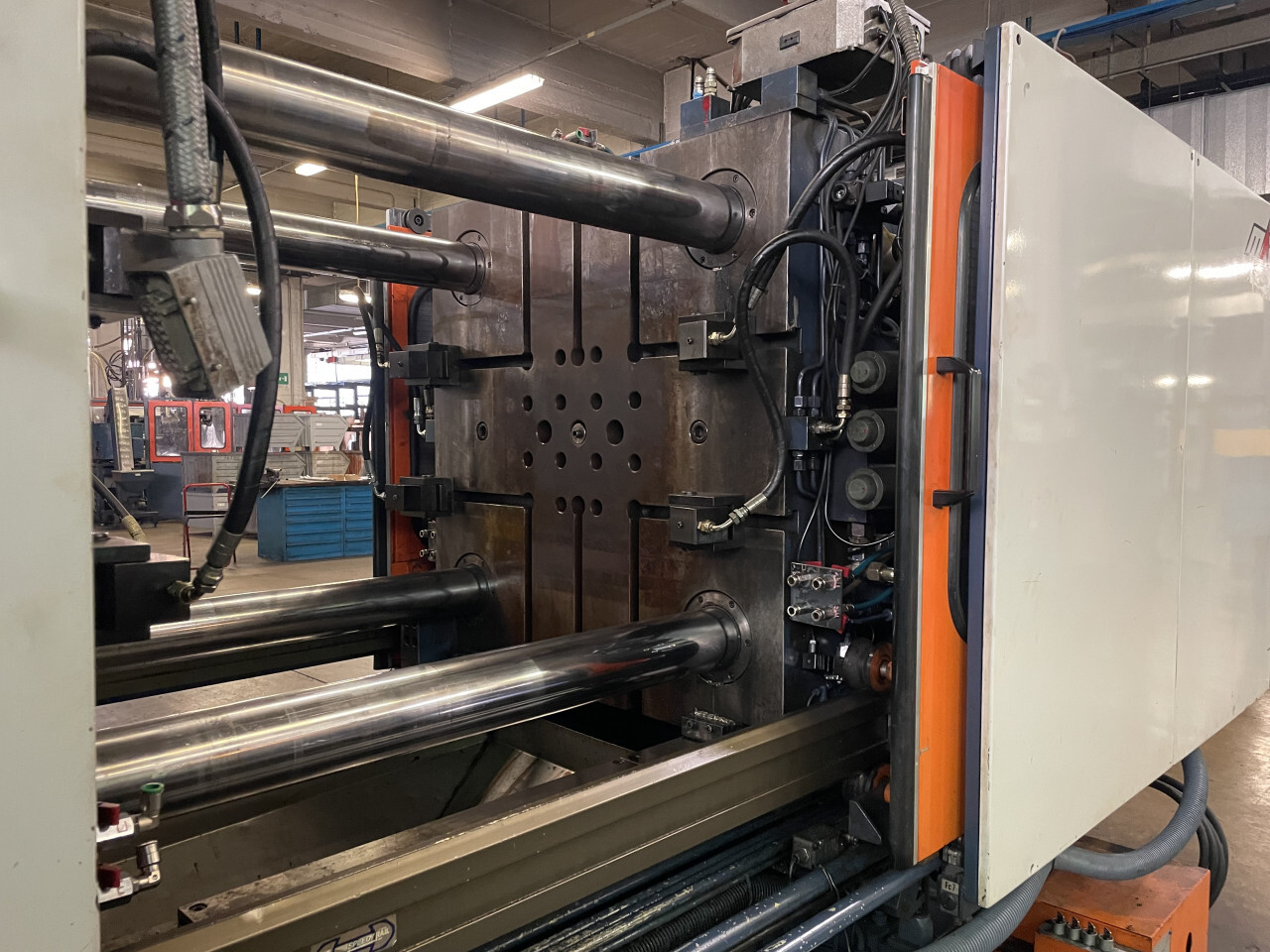 Macchinari Per La Lavorazione Della Plastica E Gomma – ID 384 - Pressa oleodinamica per stampaggio plasticaMarca: Maico… — foto 3