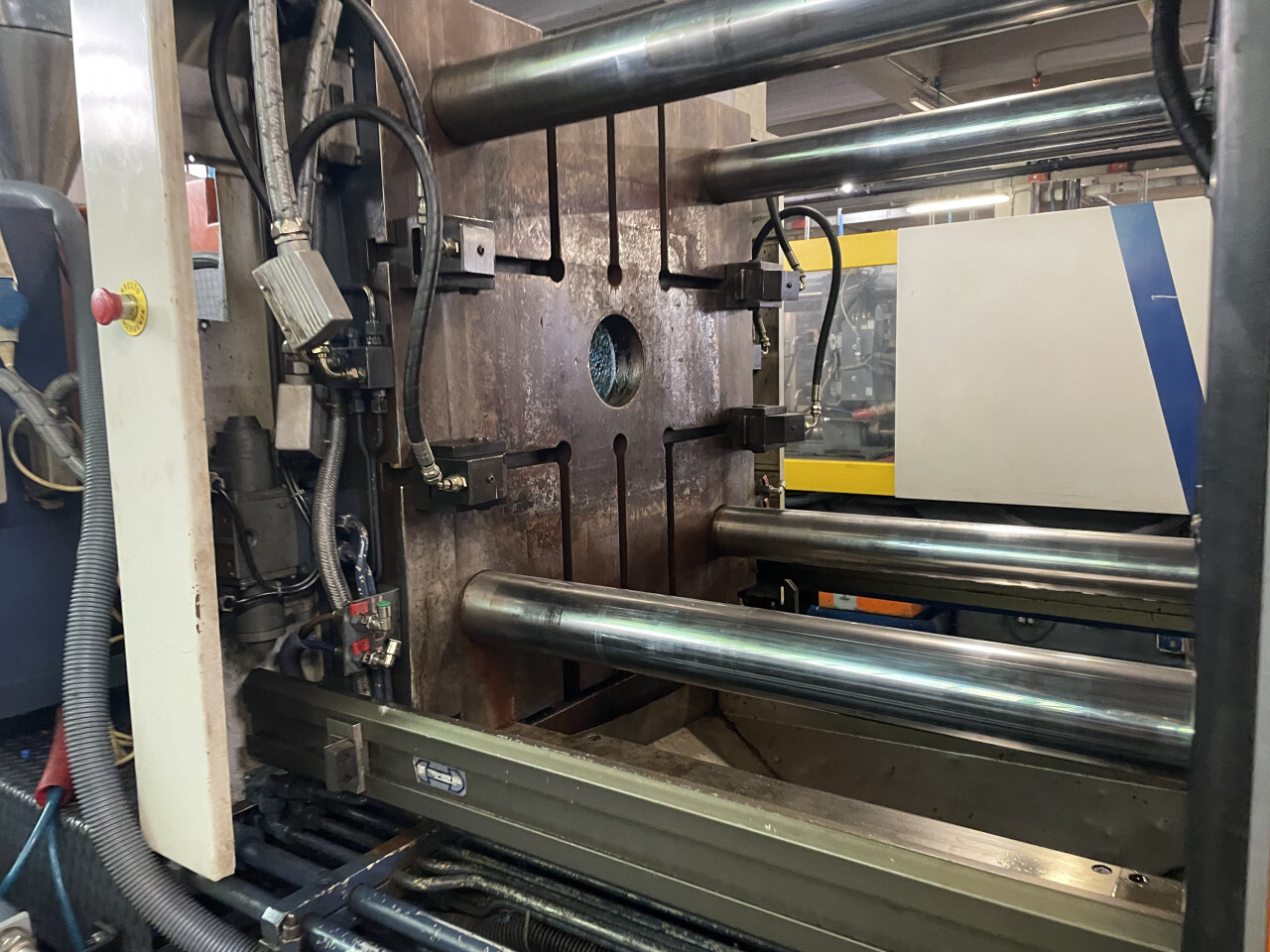Macchinari Per La Lavorazione Della Plastica E Gomma – ID 384 - Pressa oleodinamica per stampaggio plasticaMarca: Maico… — foto 2