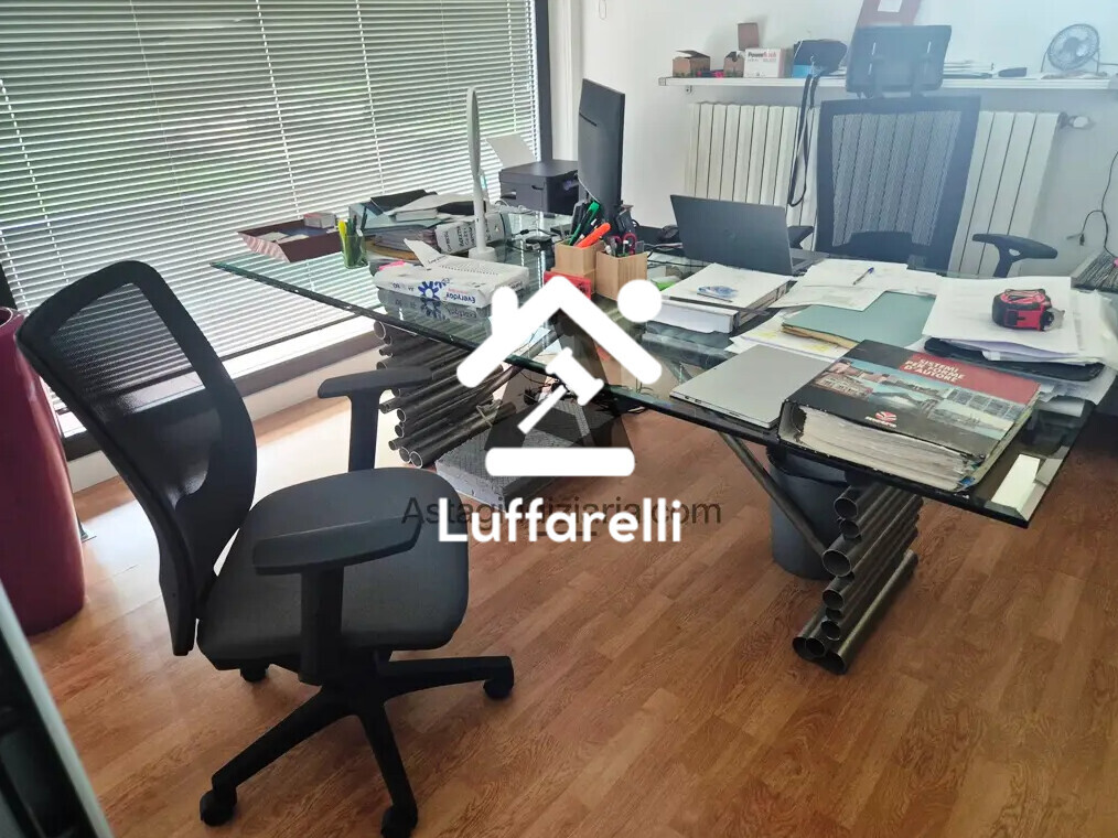 Arredi Da Ufficio E Varie — foto 5