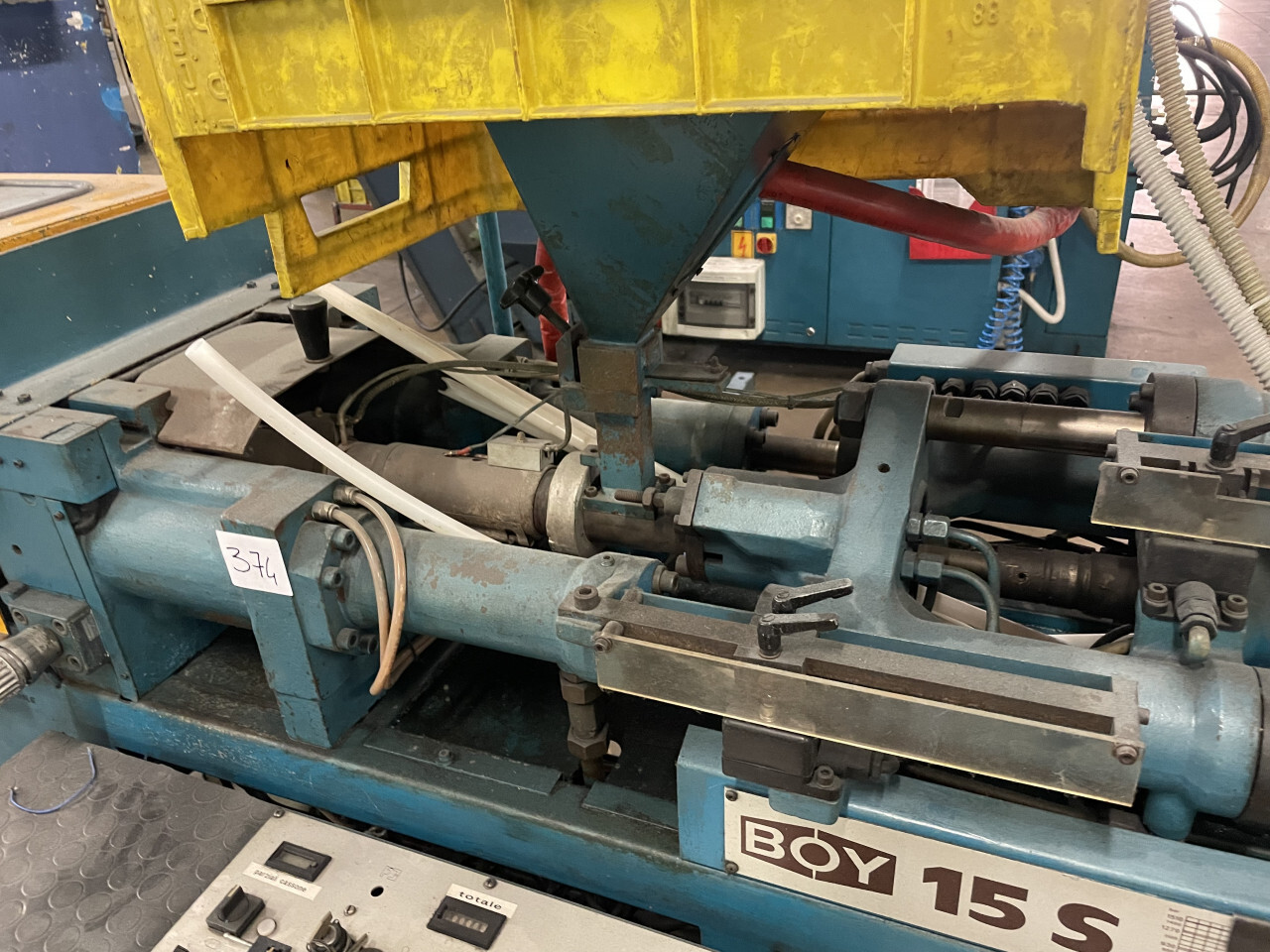 Macchinari Per La Lavorazione Della Plastica E Gomma – Lotto costituito da n. 1 pressa oleodinamica per stampaggio Boy… — foto 2