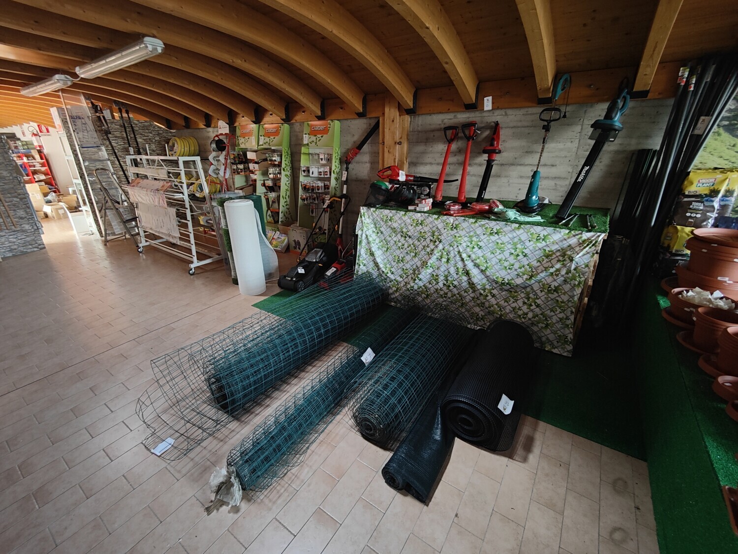 Attrezzature Ed Utensili — foto 2