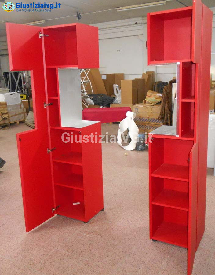 Mobili Da Casa E Varie – Il lotto comprende un doppio mobile rosso del modello Moco… — foto 2