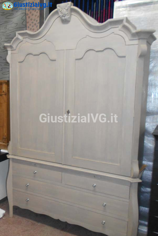Mobili Da Casa E Varie – Il lotto comprende una credenza Guadarte in legno, destinata ad… — foto 7
