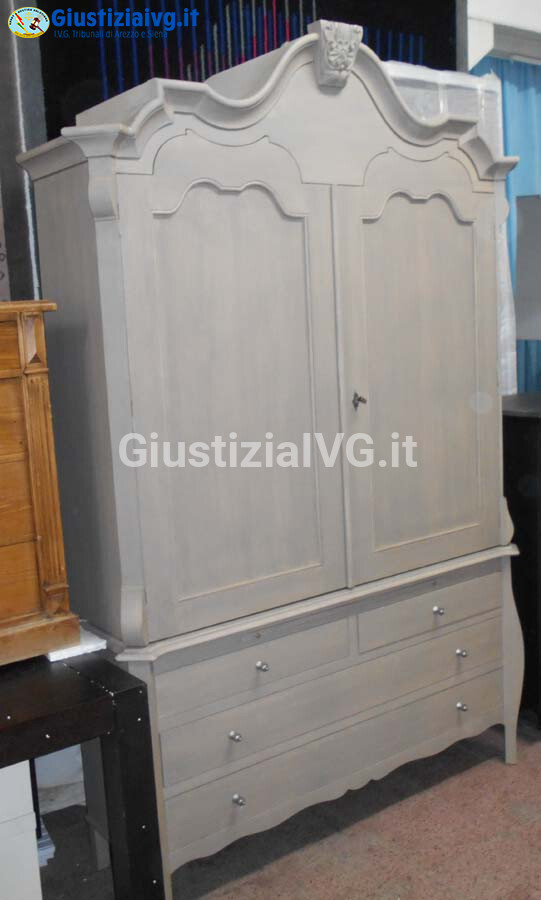 Mobili Da Casa E Varie – Il lotto comprende una credenza Guadarte in legno, destinata ad… — foto 8