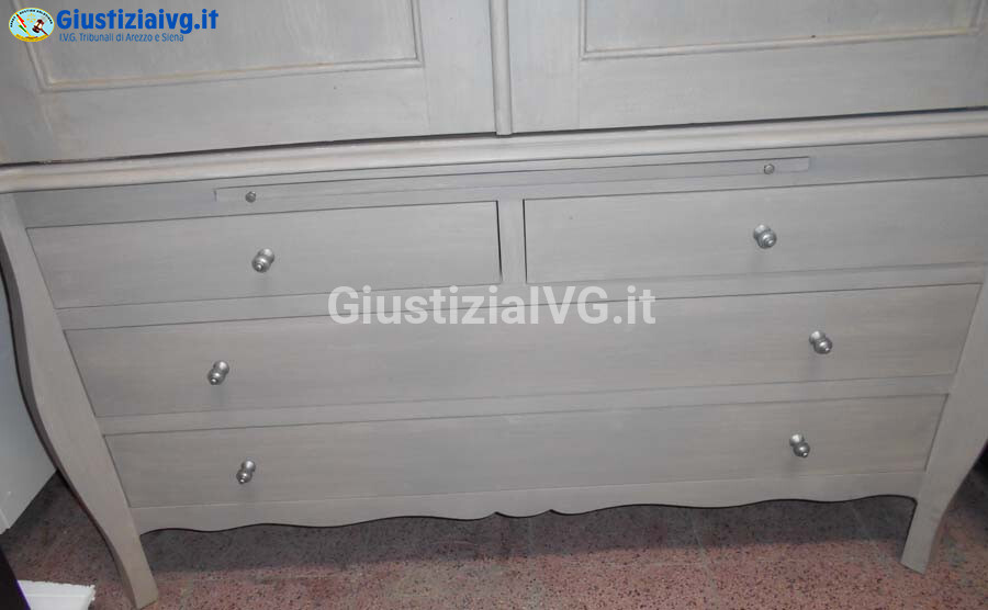 Mobili Da Casa E Varie – Il lotto comprende una credenza Guadarte in legno, destinata ad… — foto 3
