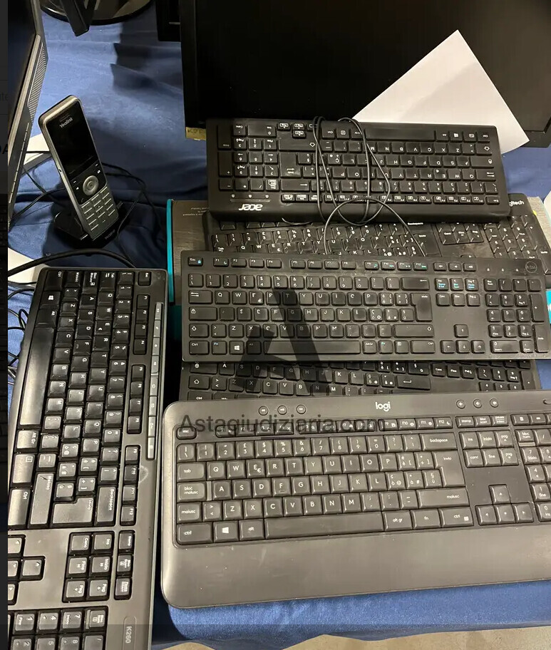Computer E Attrezzatura Informatica — foto 6