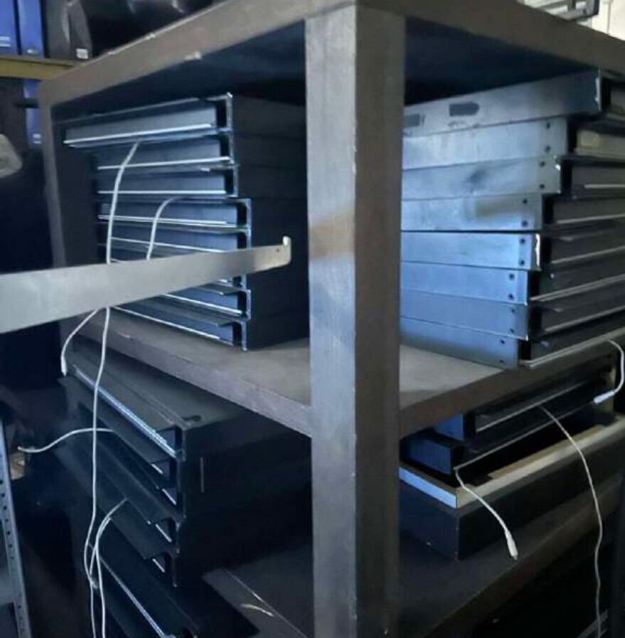 Arredi Da Ufficio E Varie – Arredamento, strumentazione ed attrezzatura per negozi di… — foto 8