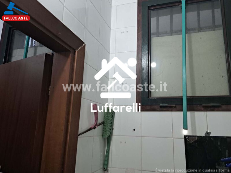Immagine di LOCALE COMMERCIALE PIAZZALE DELLA STAZIONE DEL LIDO – ROMA