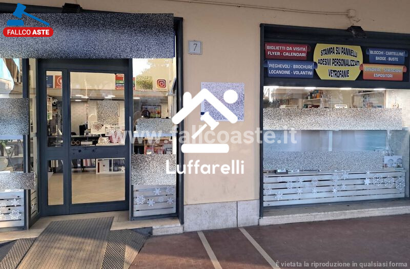 Immagine di LOCALE COMMERCIALE PIAZZALE DELLA STAZIONE DEL LIDO – ROMA