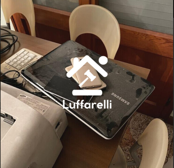 Computer E Attrezzatura Informatica — foto 3