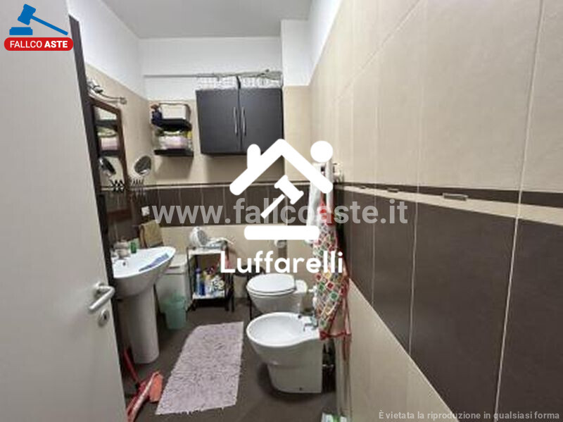 Immagine di APPARTAMENTO VIA POLLUTRI – ROMA