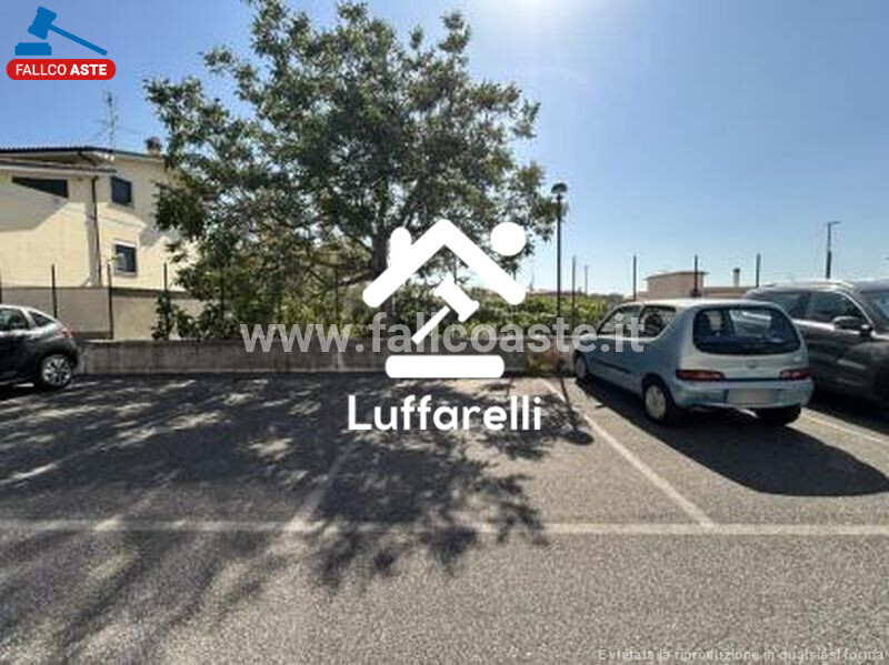 Immagine di APPARTAMENTO VIA POLLUTRI – ROMA