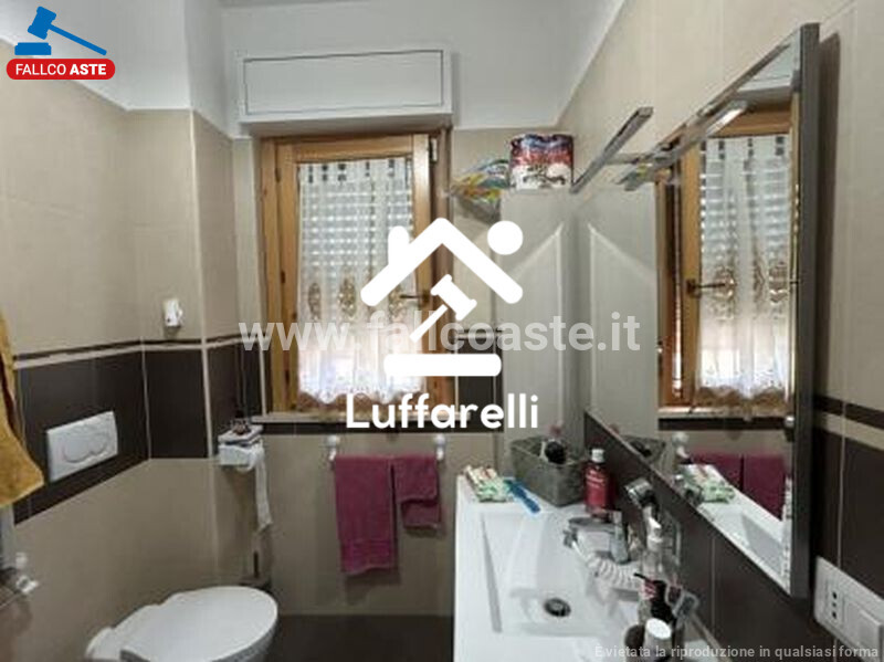 Immagine di APPARTAMENTO VIA POLLUTRI – ROMA
