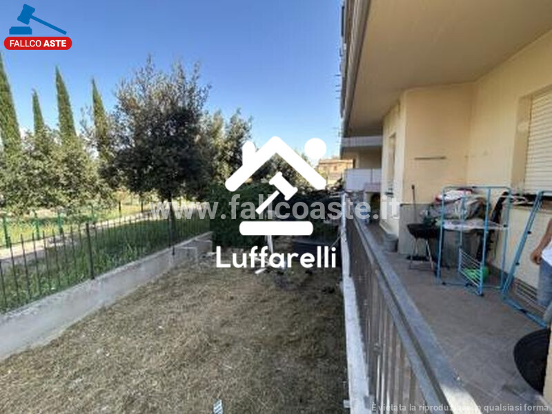 Immagine di APPARTAMENTO VIA POLLUTRI – ROMA