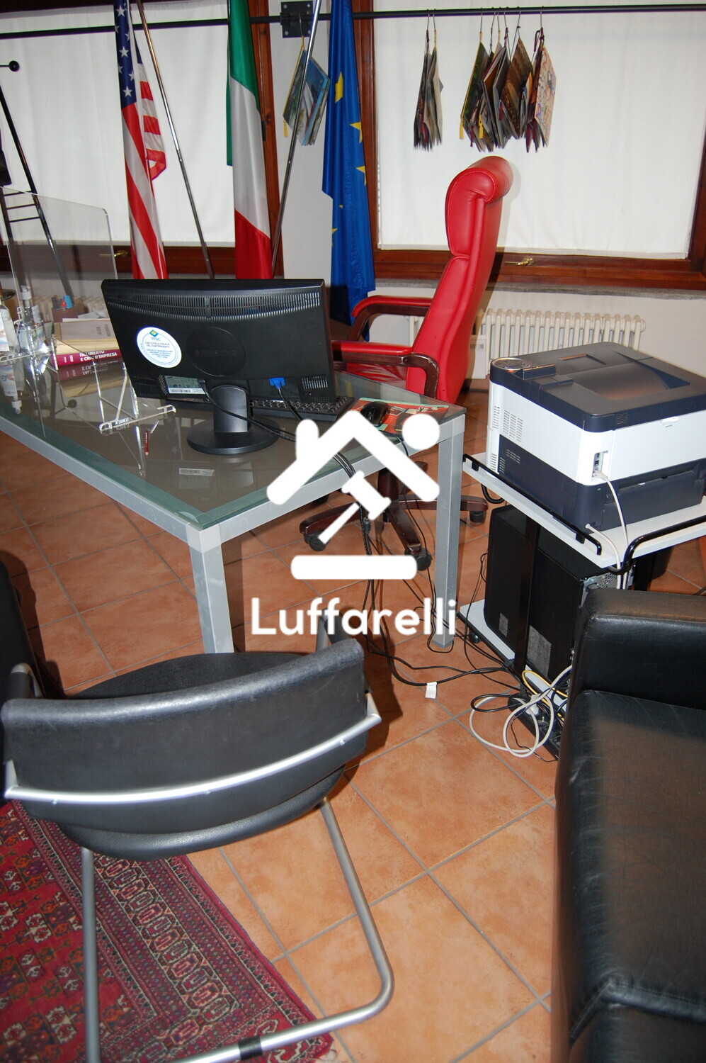 Mobili E Arredo Per Ufficio — foto 4