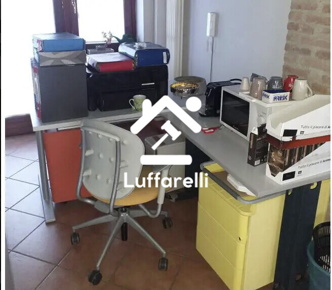 Mobili E Arredo Per Ufficio — foto 5