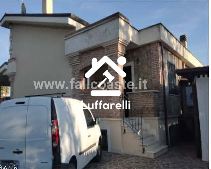 Immagine di CASA / VILLA VIA MONGUELFO – ROMA