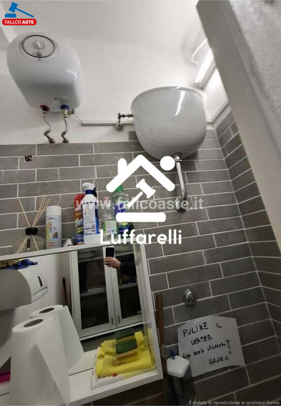 Immagine di NEGOZIO O LOCALE COMMERCIALE PIAZZA MONTE BALDO – ROMA