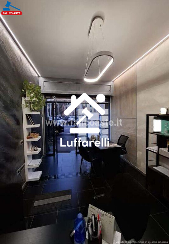 Immagine di NEGOZIO O LOCALE COMMERCIALE PIAZZA MONTE BALDO – ROMA