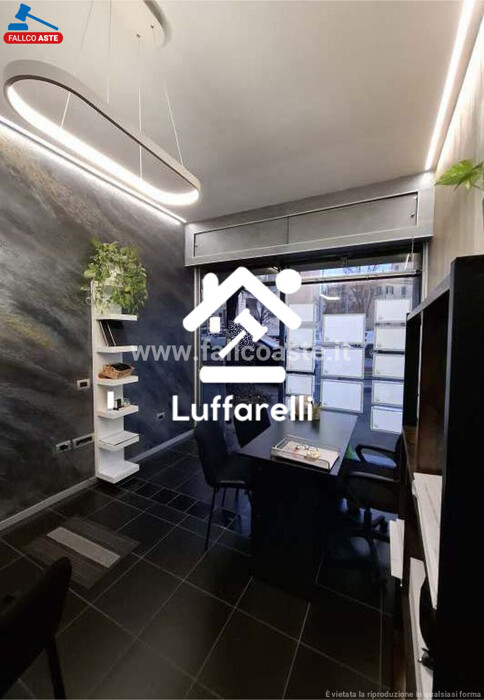 Immagine di NEGOZIO O LOCALE COMMERCIALE PIAZZA MONTE BALDO – ROMA