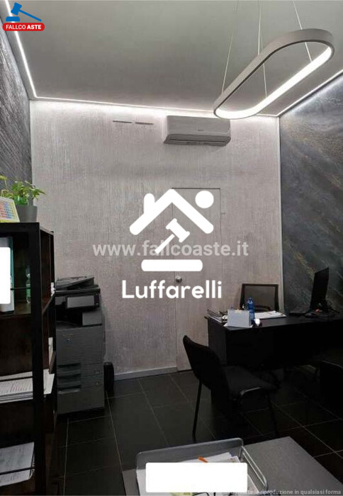 Immagine di NEGOZIO O LOCALE COMMERCIALE PIAZZA MONTE BALDO – ROMA