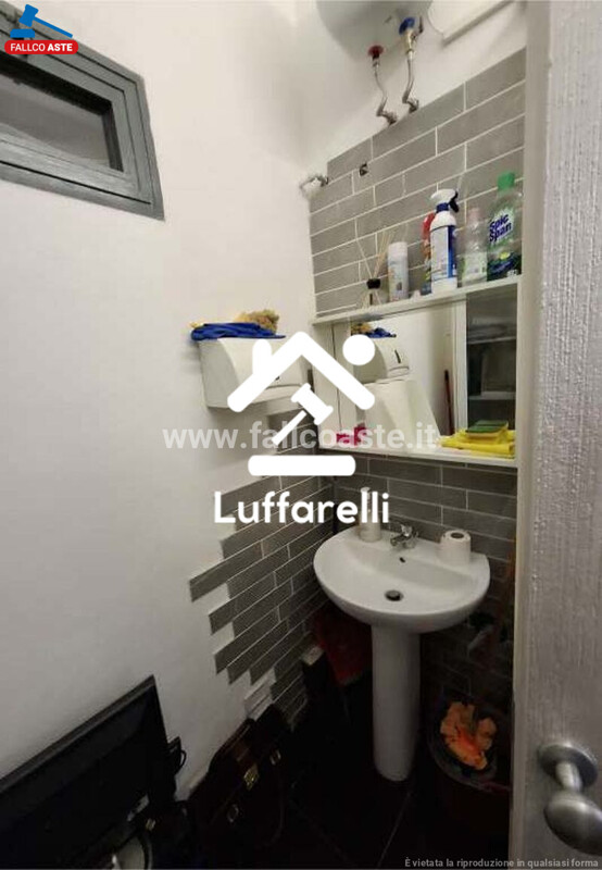 Immagine di NEGOZIO O LOCALE COMMERCIALE PIAZZA MONTE BALDO – ROMA