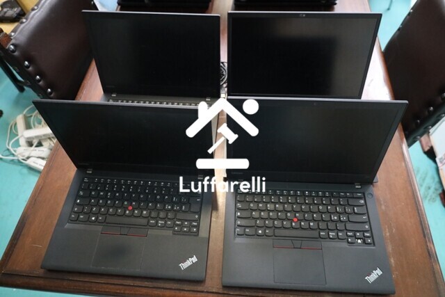Computer E Attrezzatura Informatica — foto 3