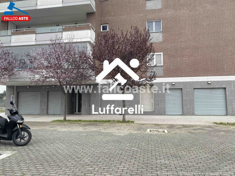 Immagine di NEGOZIO O LOCALE COMMERCIALE VIA CASALE DEL FICO – ROMA