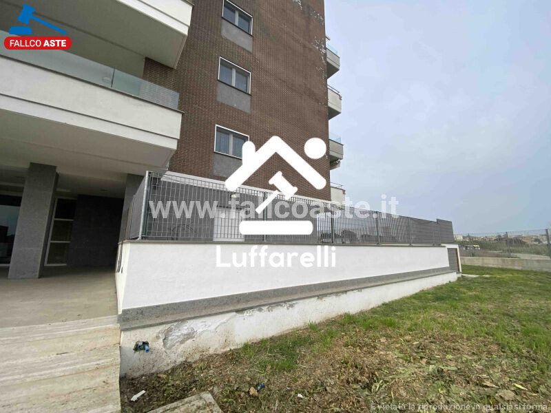 Immagine di NEGOZIO O LOCALE COMMERCIALE VIA CASALE DEL FICO – ROMA