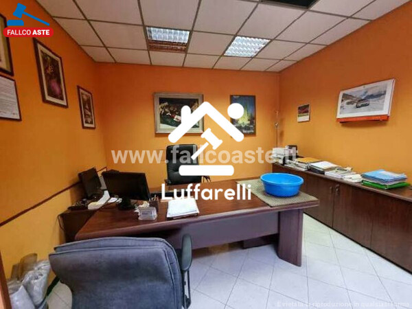 NEGOZIO O LOCALE COMMERCIALE VIA PIETRO PIFFETTI - ROMA — foto 4