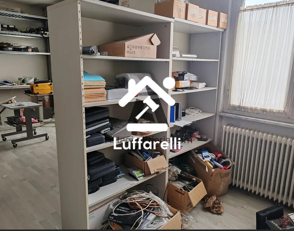 Arredi Da Ufficio E Varie — foto 4