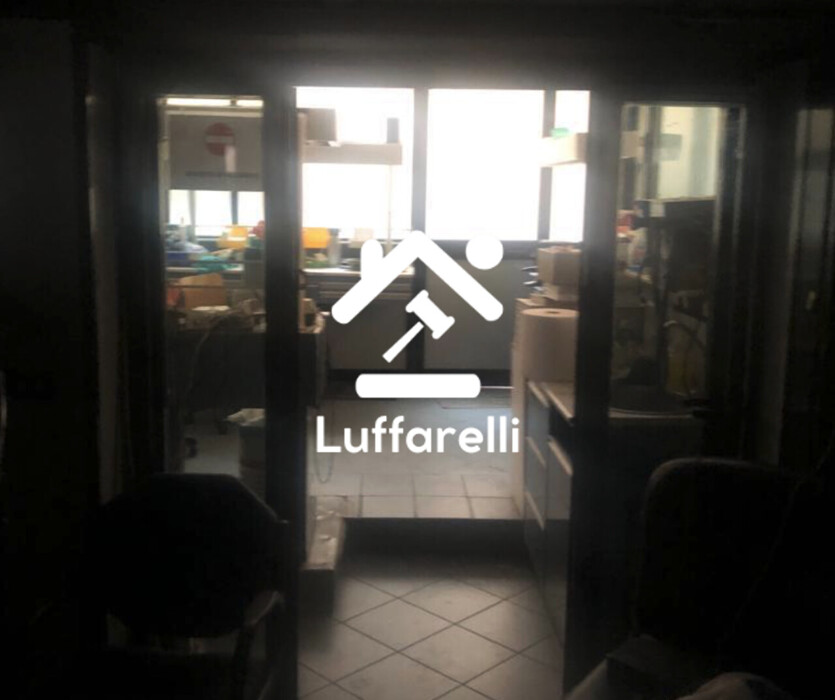 Immagine di NEGOZIO O LOCALE COMMERCIALE VIA VALLE CORTENO N.15 – ROMA