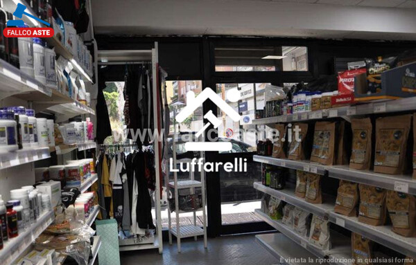 NEGOZIO O LOCALE COMMERCIALE VIA DEI PRATI DEI PAPA N. 20/A - ROMA — foto 3