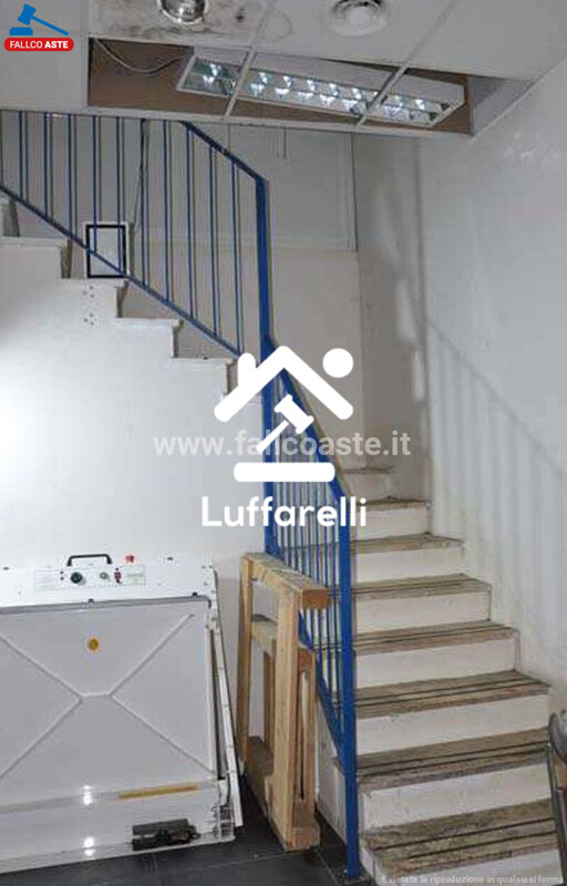 Immagine di NEGOZIO O LOCALE COMMERCIALE VIA DEI PRATI DEI PAPA – ROMA