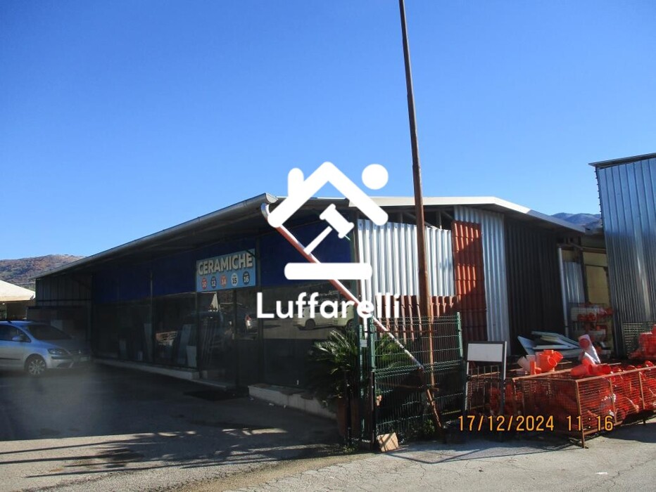 Immagine di NEGOZIO O LOCALE COMMERCIALE STRADA PROVINCIALE VELLETRI – ANZIO – CORI