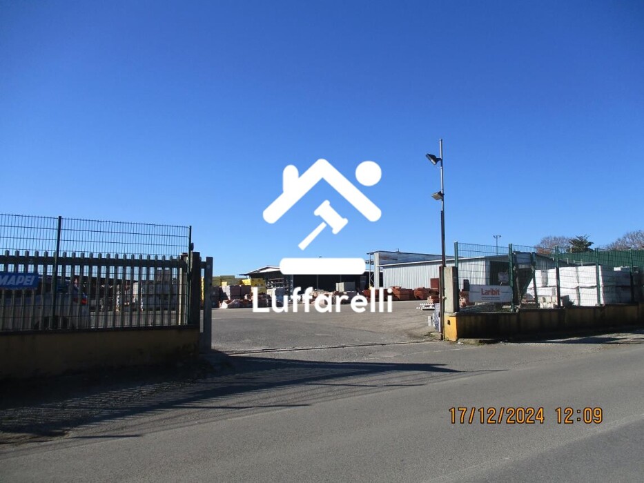 Immagine di NEGOZIO O LOCALE COMMERCIALE STRADA PROVINCIALE VELLETRI – ANZIO – CORI