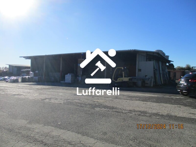 Immagine di NEGOZIO O LOCALE COMMERCIALE STRADA PROVINCIALE VELLETRI – ANZIO – CORI