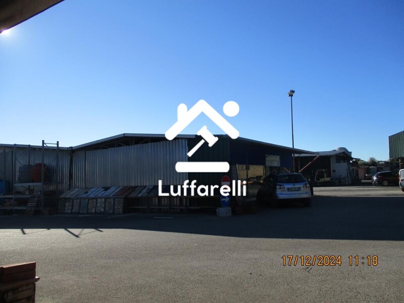Immagine di NEGOZIO O LOCALE COMMERCIALE STRADA PROVINCIALE VELLETRI – ANZIO – CORI